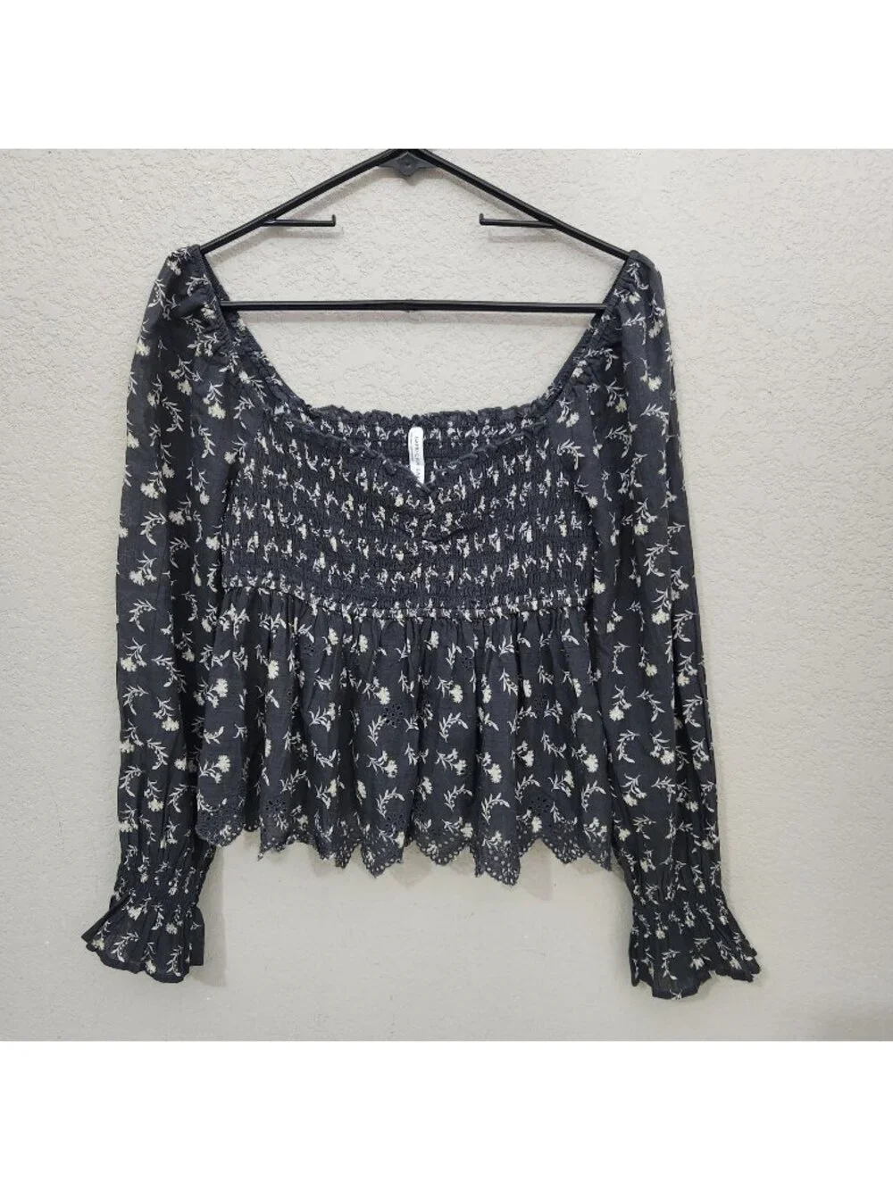 American Eagle Floral Smocked Long Sleeve Blouse Black & White M Lightweight